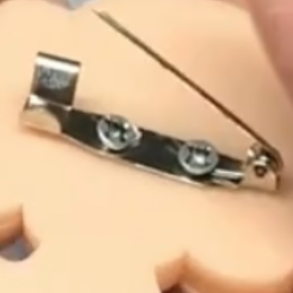 Marilyn Monroe Brooch Pin - Picture 4 of 6